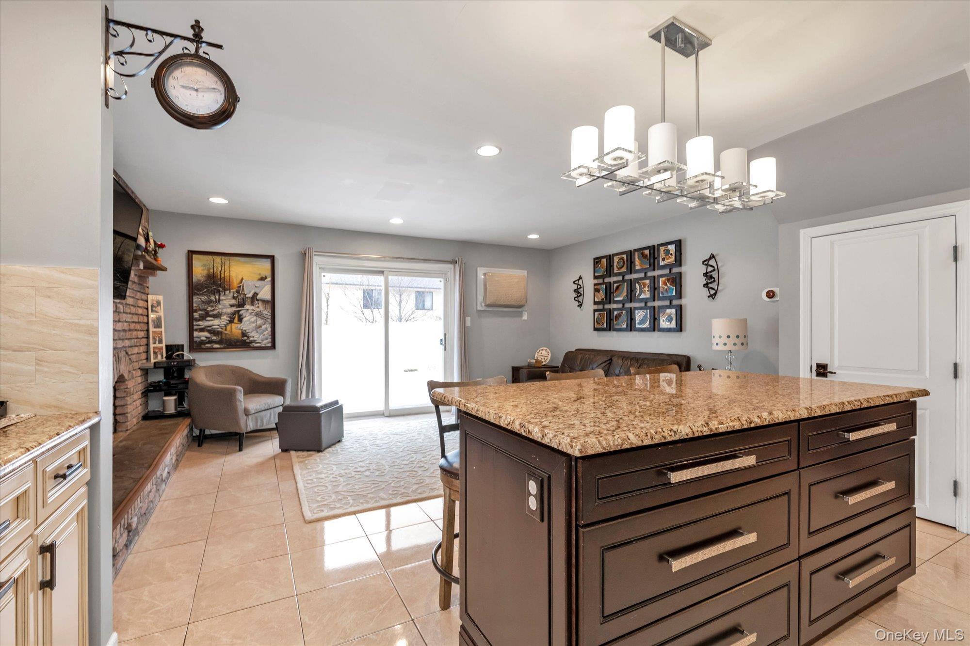 #8 photo, 6 Cedar Drive, ナッソー郡 Plainview , NY 11803