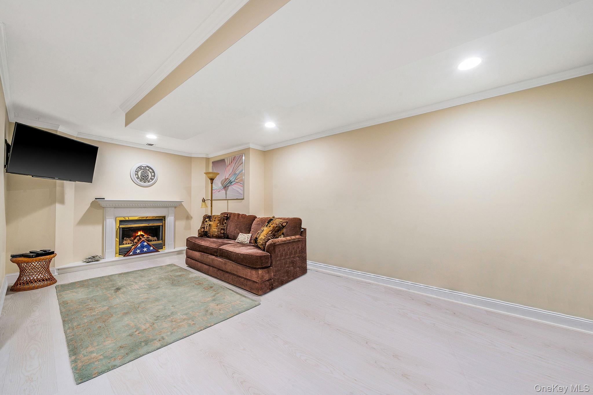 #15 photo, 903 Constance Lane, 롱 아일랜드 Port Jefferson Station , NY 11776