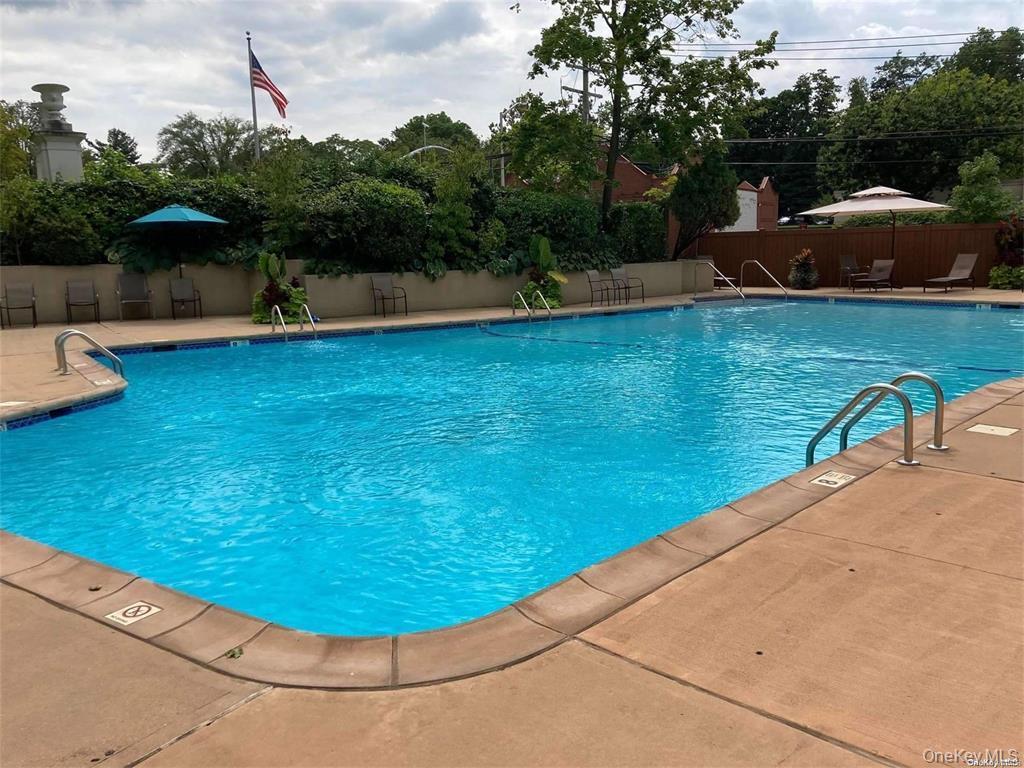 #13 photo, 1 Kensington Gate, Great Neck , NY 11021