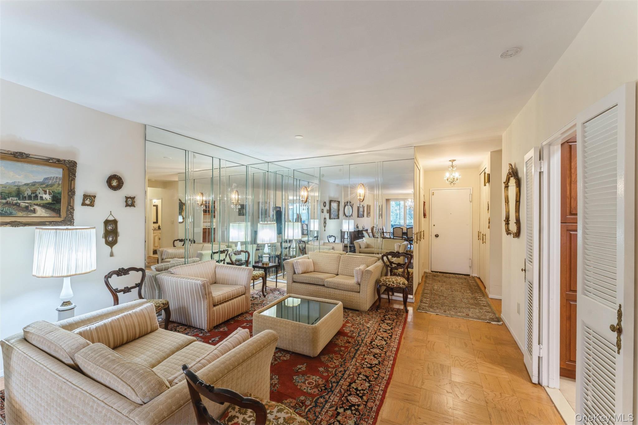 #4 photo, 1 Kensington Gate, Great Neck , NY 11021