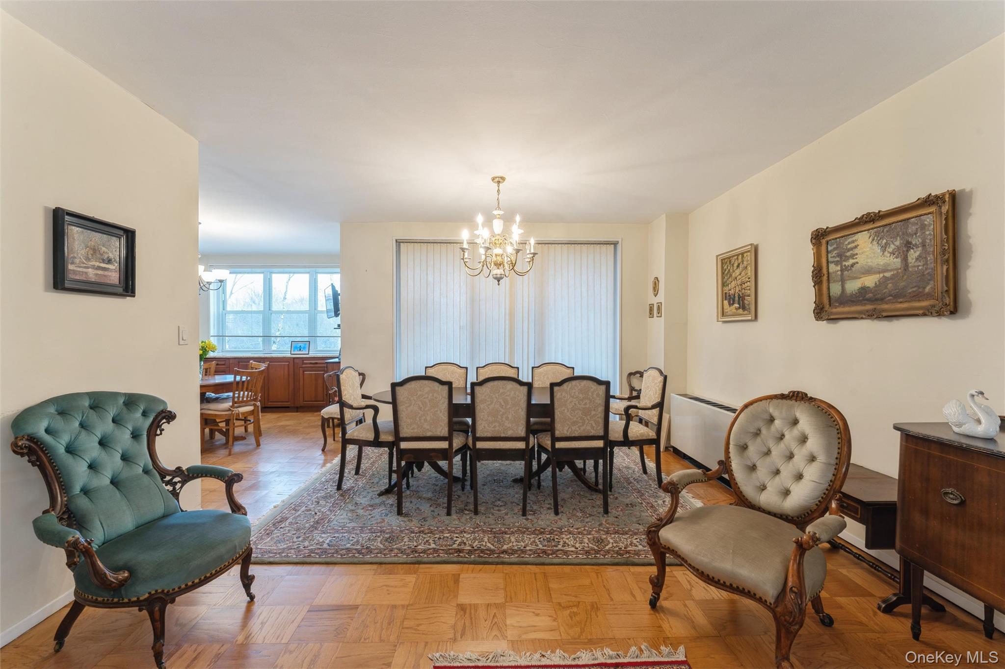 #6 photo, 1 Kensington Gate, Great Neck , NY 11021