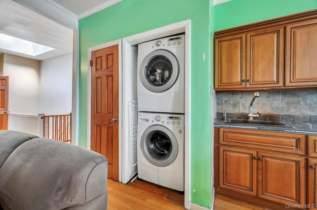 #18 photo, 6144 Eliot Avenue, كوينز Middle Village , NY 11379