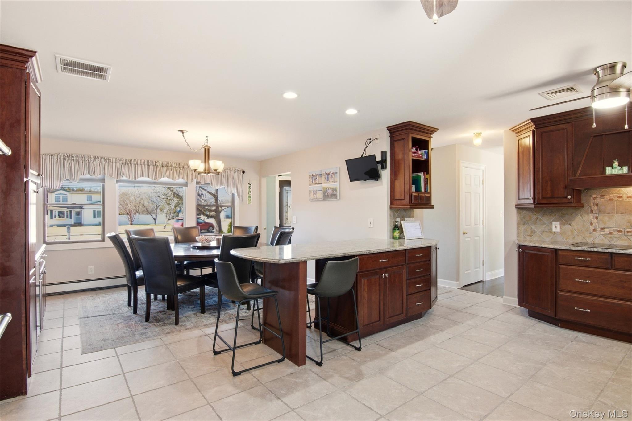 #11 photo, 741 10th Street, Islip Terrace , NY 11752