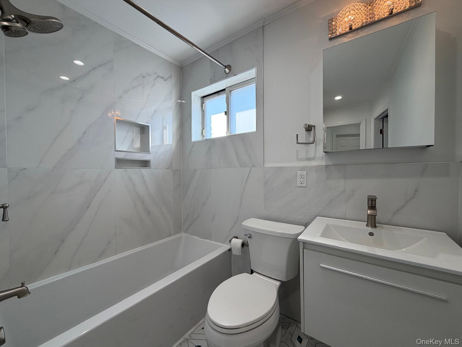 #7 photo, 1 Munro Boulevard, ناسو Valley Stream , NY 11581