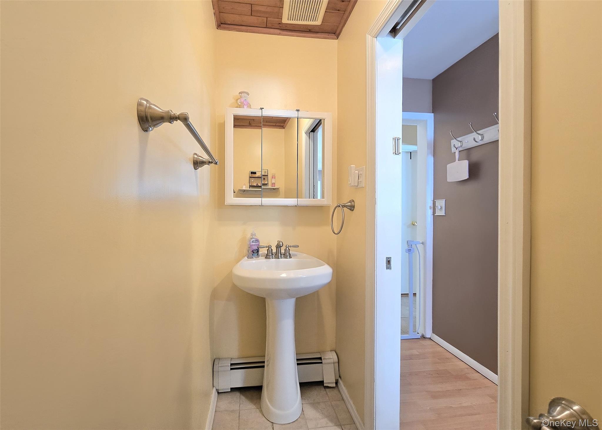 #8 photo, 47 Birchdale Drive, Саффолк ‖ Holbrook , NY 11741