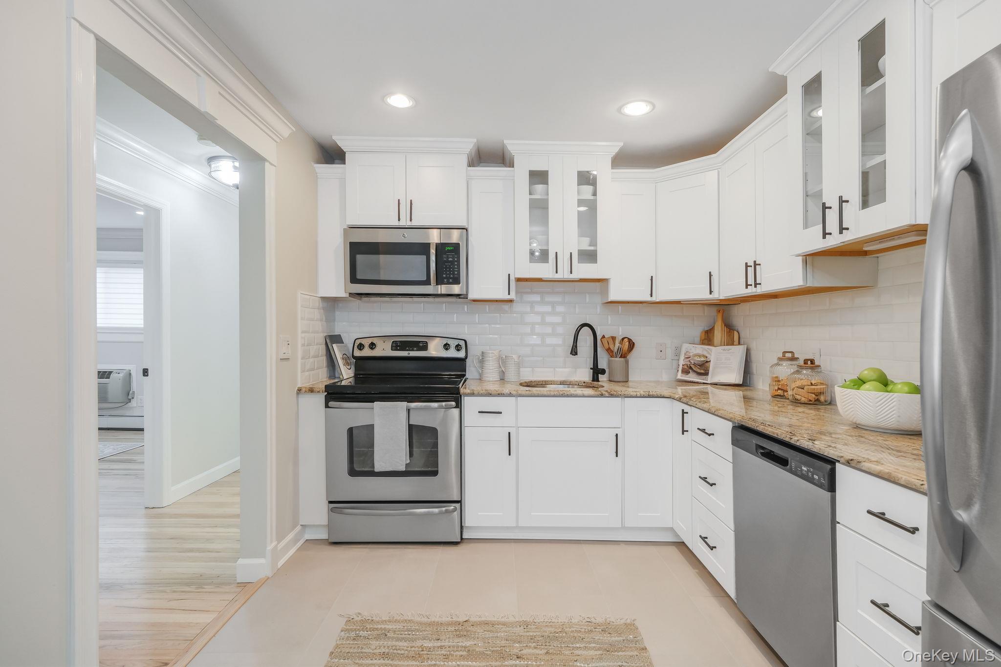 #10 photo, 10 Smithtown Boulevard, Саффолк ‖ Smithtown , NY 11787