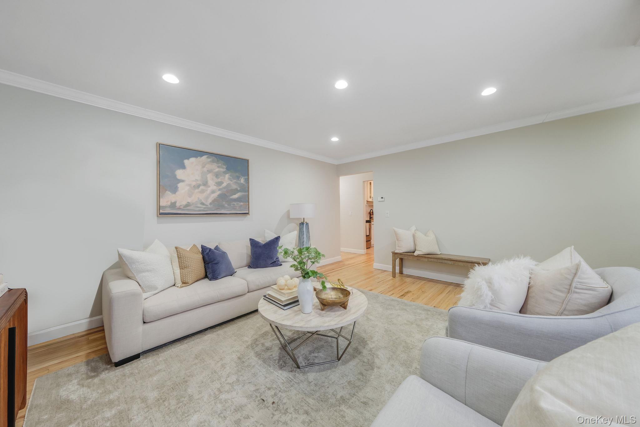 #7 photo, 10 Smithtown Boulevard, Саффолк ‖ Smithtown , NY 11787