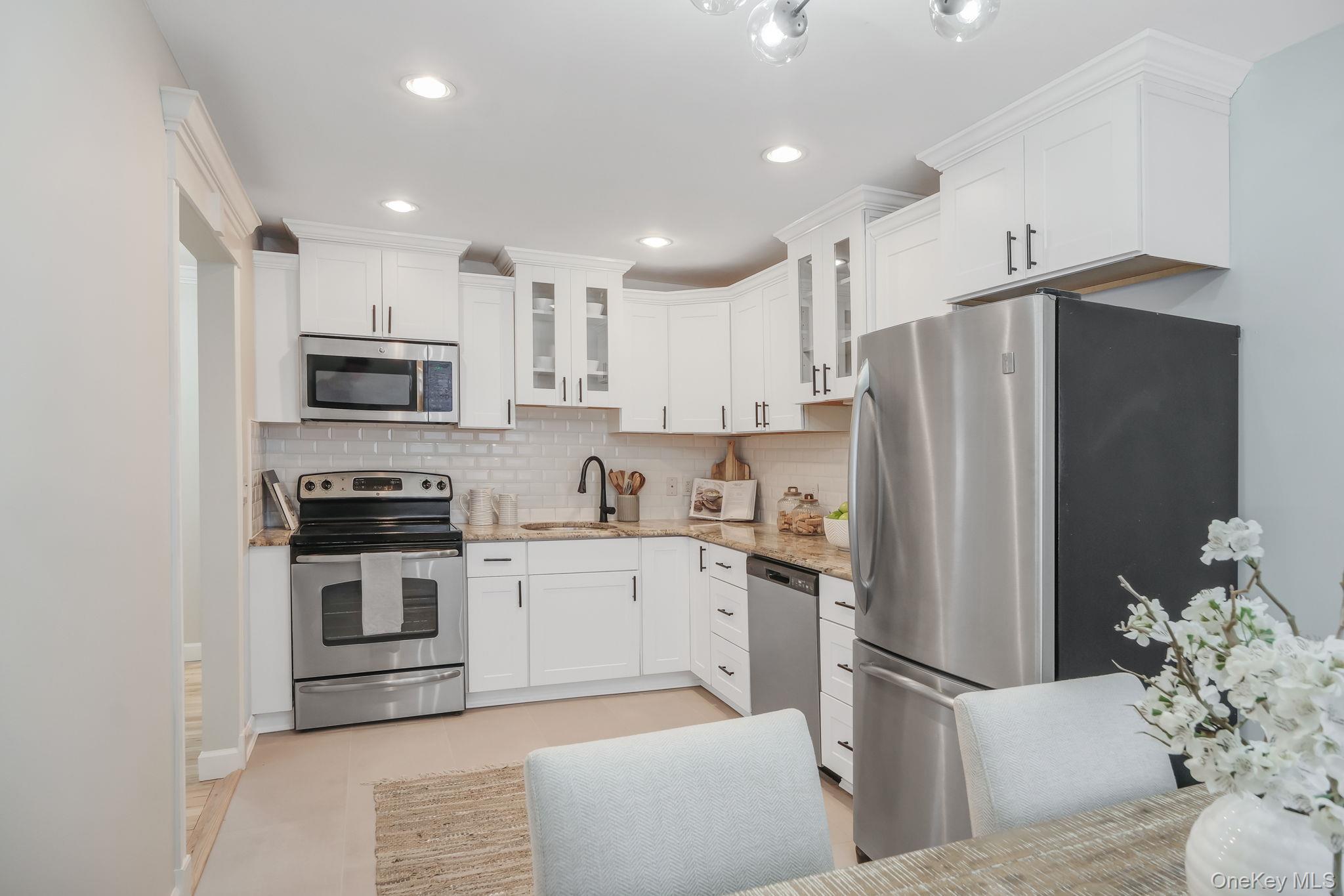 #9 photo, 10 Smithtown Boulevard, Саффолк ‖ Smithtown , NY 11787