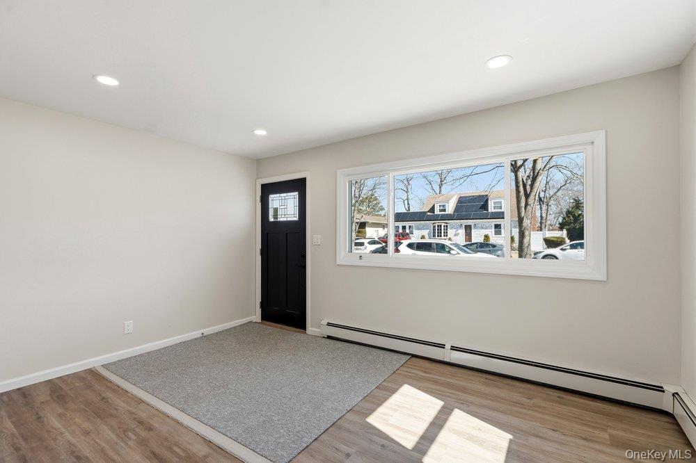 #6 photo, 189 Trouville Road, Саффолк ‖ Copiague , NY 11726