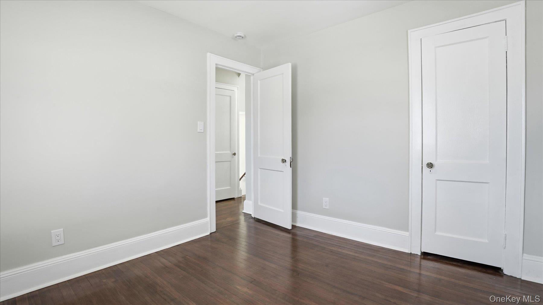 #10 photo, 25 Mayfair Avenue, Floral Park , NY 11001