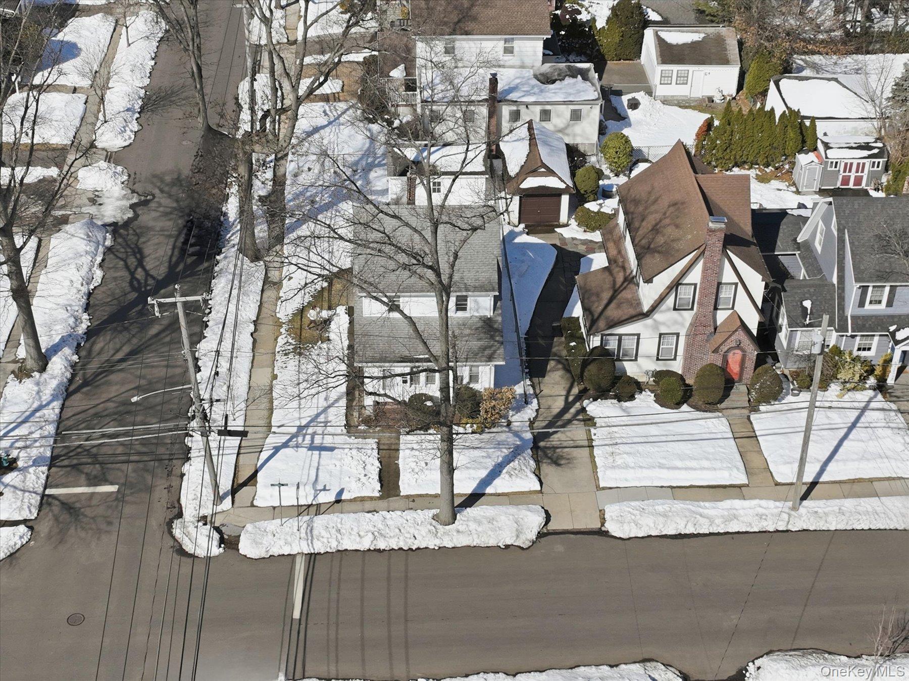 #16 photo, 25 Mayfair Avenue, Floral Park , NY 11001