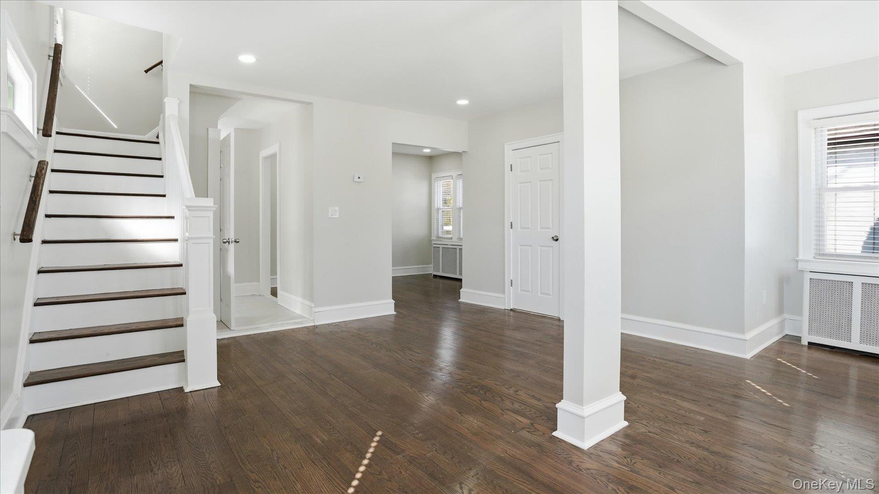 #5 photo, 25 Mayfair Avenue, Floral Park , NY 11001