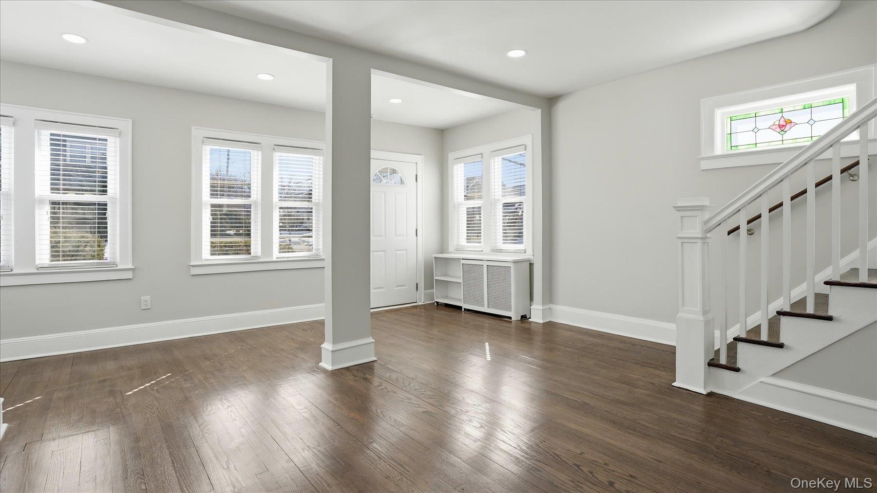 #6 photo, 25 Mayfair Avenue, Floral Park , NY 11001