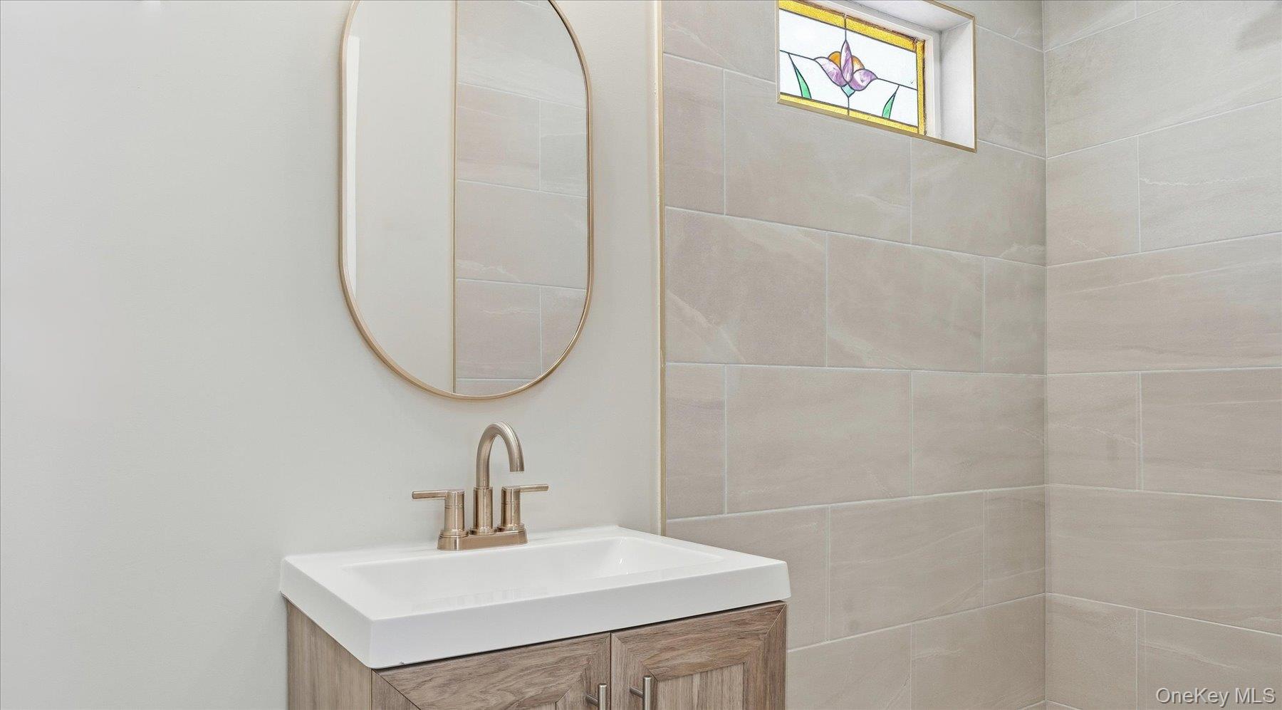 #9 photo, 25 Mayfair Avenue, Floral Park , NY 11001