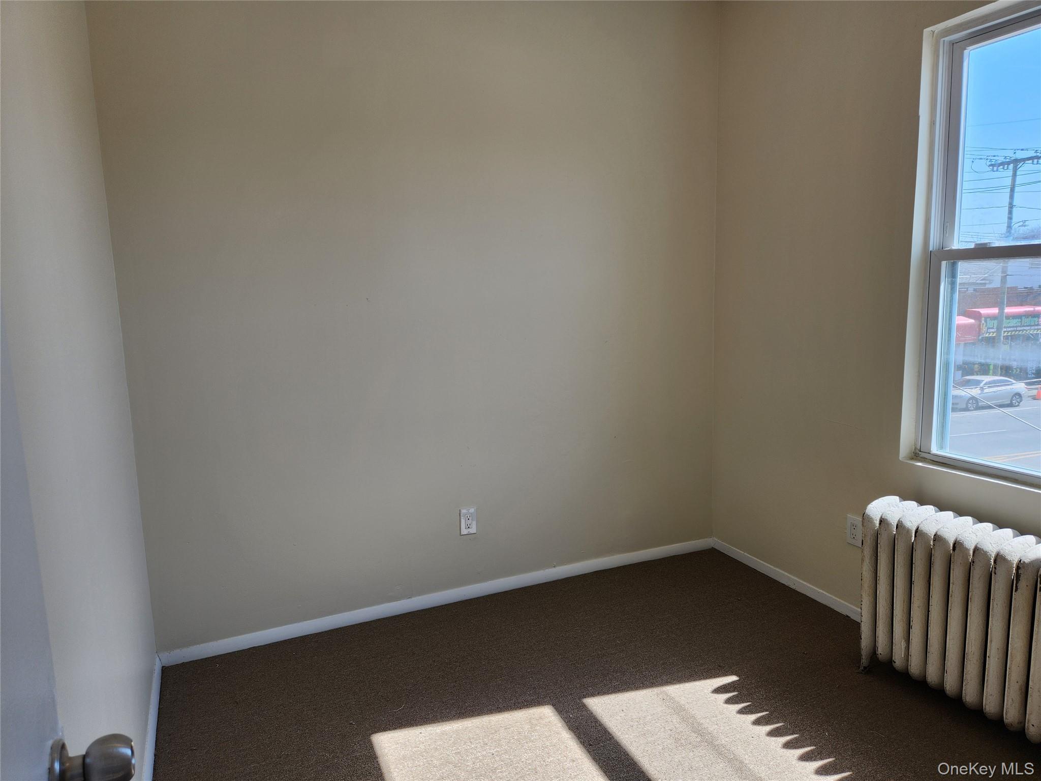 #5 photo, 49 Roger Avenue, नासाउ काउंटी Inwood , NY 11096