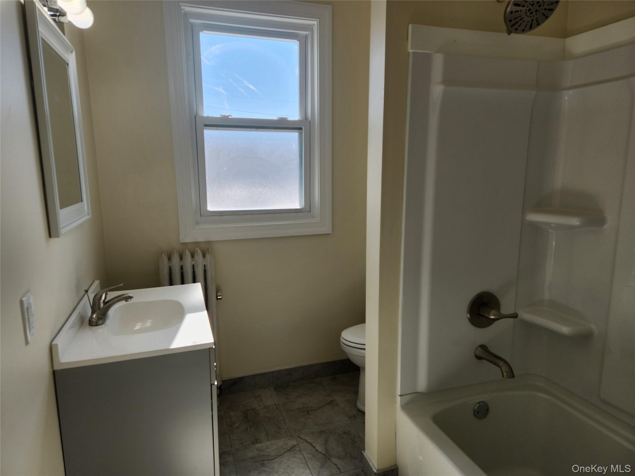 #6 photo, 49 Roger Avenue, नासाउ काउंटी Inwood , NY 11096