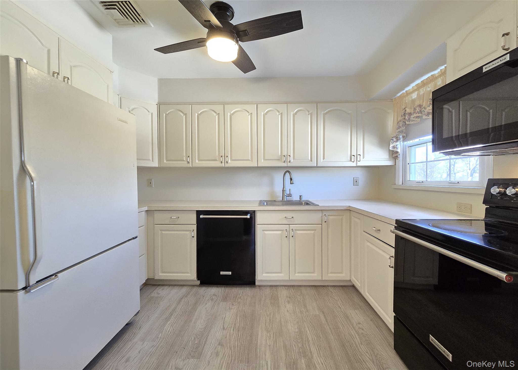 #5 photo, 5 Hancock Street, 롱 아일랜드 Smithtown , NY 11787