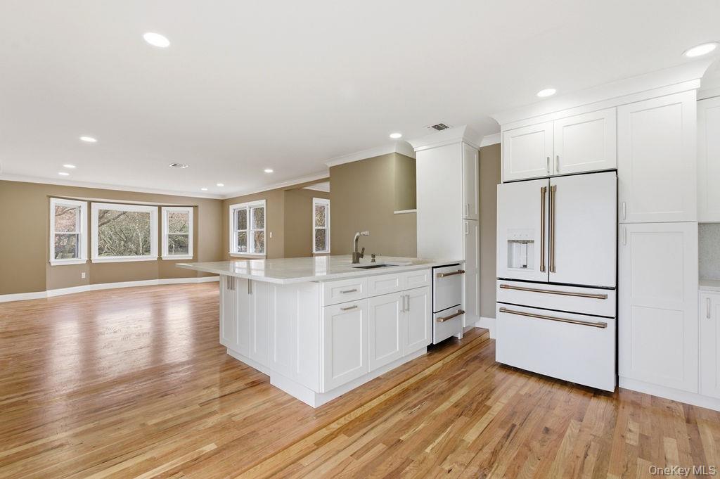 #12 photo, 357 Deer Park Road, সাফোক কাউন্টি Dix Hills , NY 11746