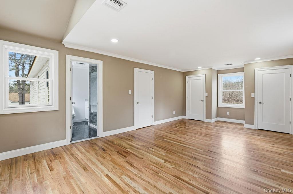 #16 photo, 357 Deer Park Road, সাফোক কাউন্টি Dix Hills , NY 11746