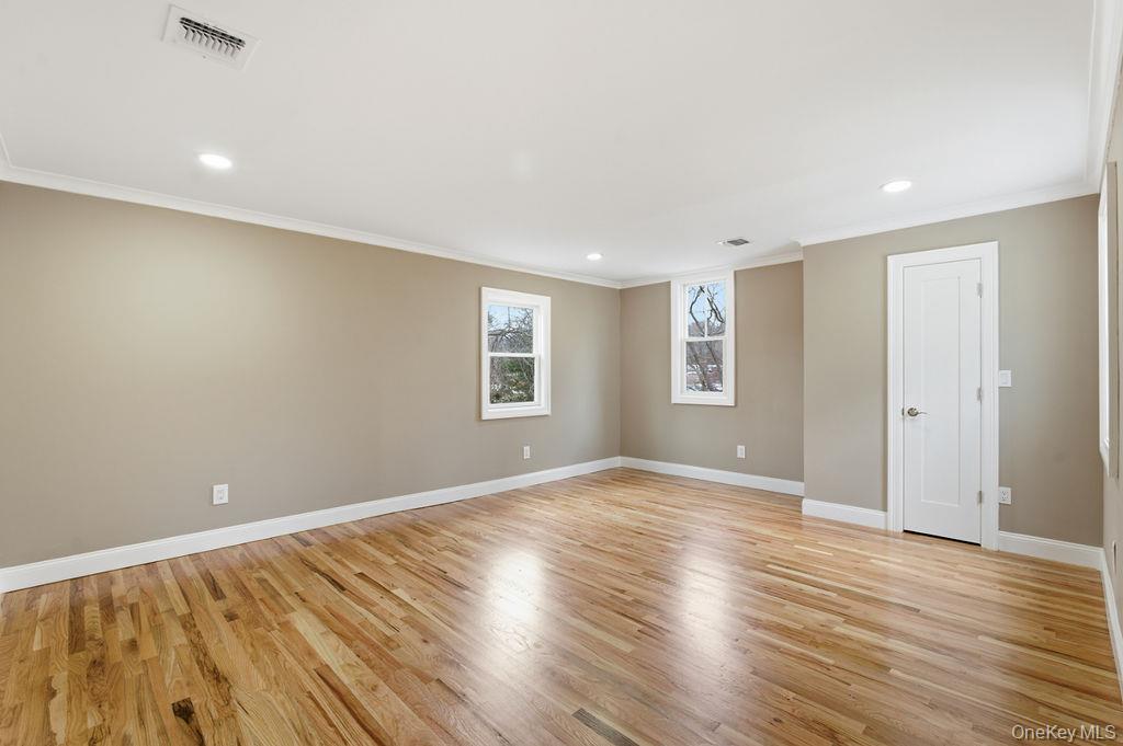 #19 photo, 357 Deer Park Road, সাফোক কাউন্টি Dix Hills , NY 11746