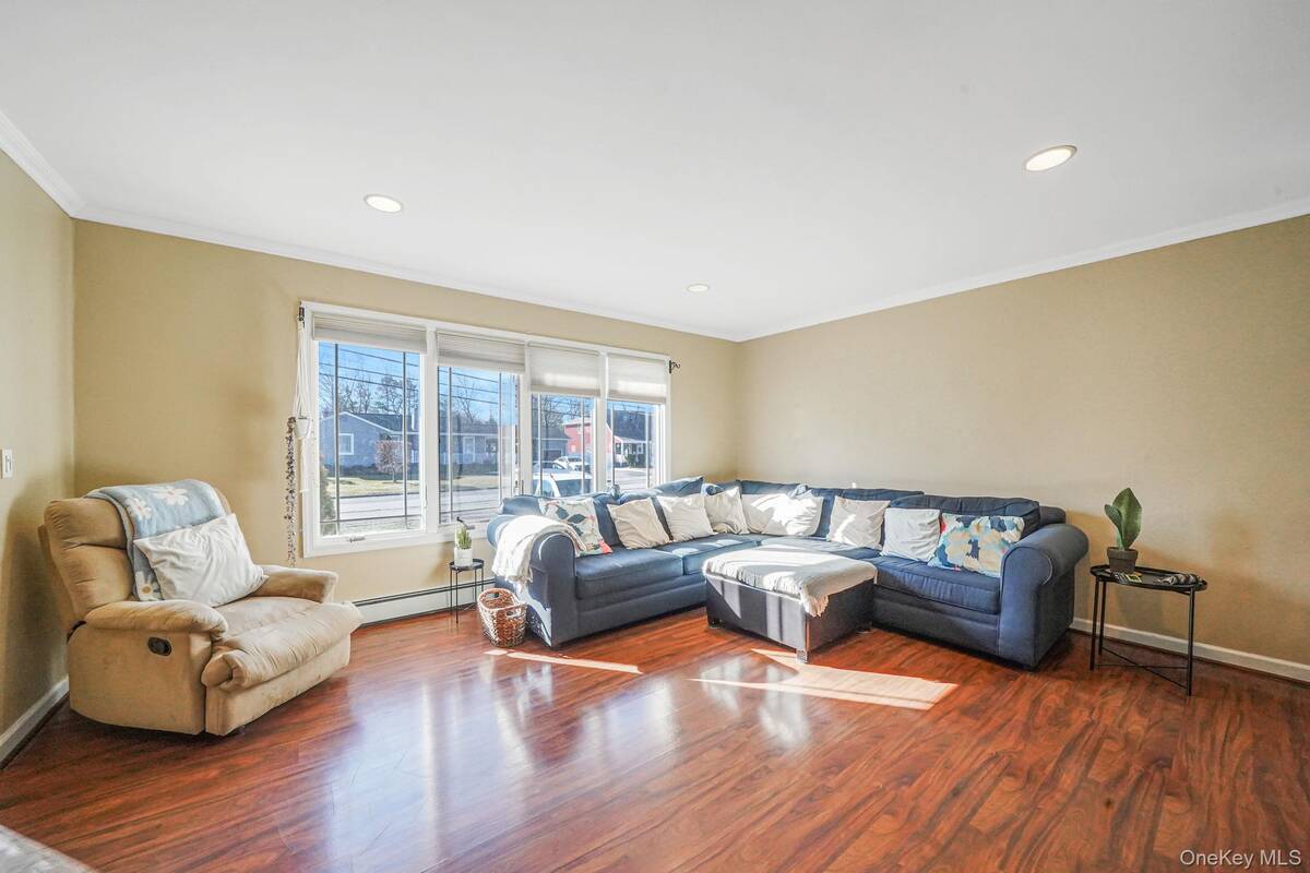 #3 photo, 23 Pearsall Place, سوفولك Deer Park , NY 11729