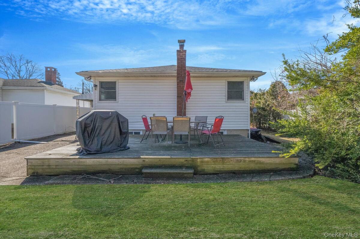 #41 photo, 23 Pearsall Place, سوفولك Deer Park , NY 11729