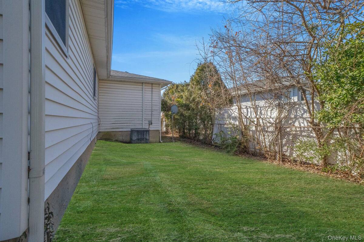 #44 photo, 23 Pearsall Place, سوفولك Deer Park , NY 11729