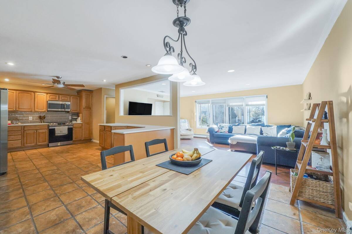 #8 photo, 23 Pearsall Place, سوفولك Deer Park , NY 11729