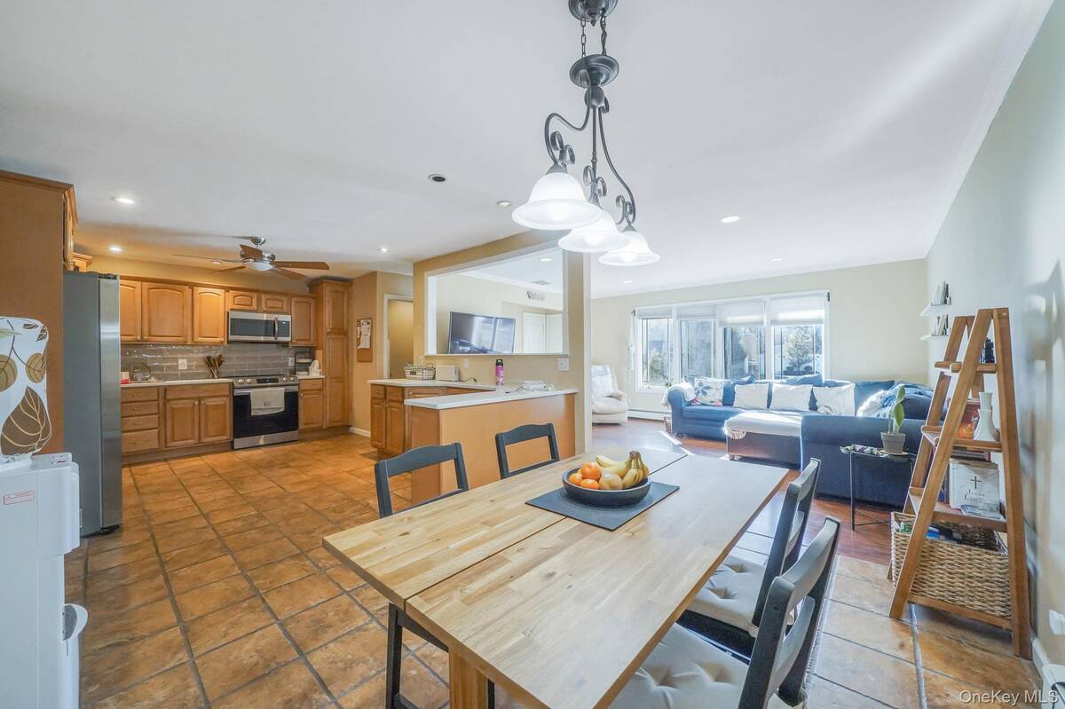 #9 photo, 23 Pearsall Place, سوفولك Deer Park , NY 11729