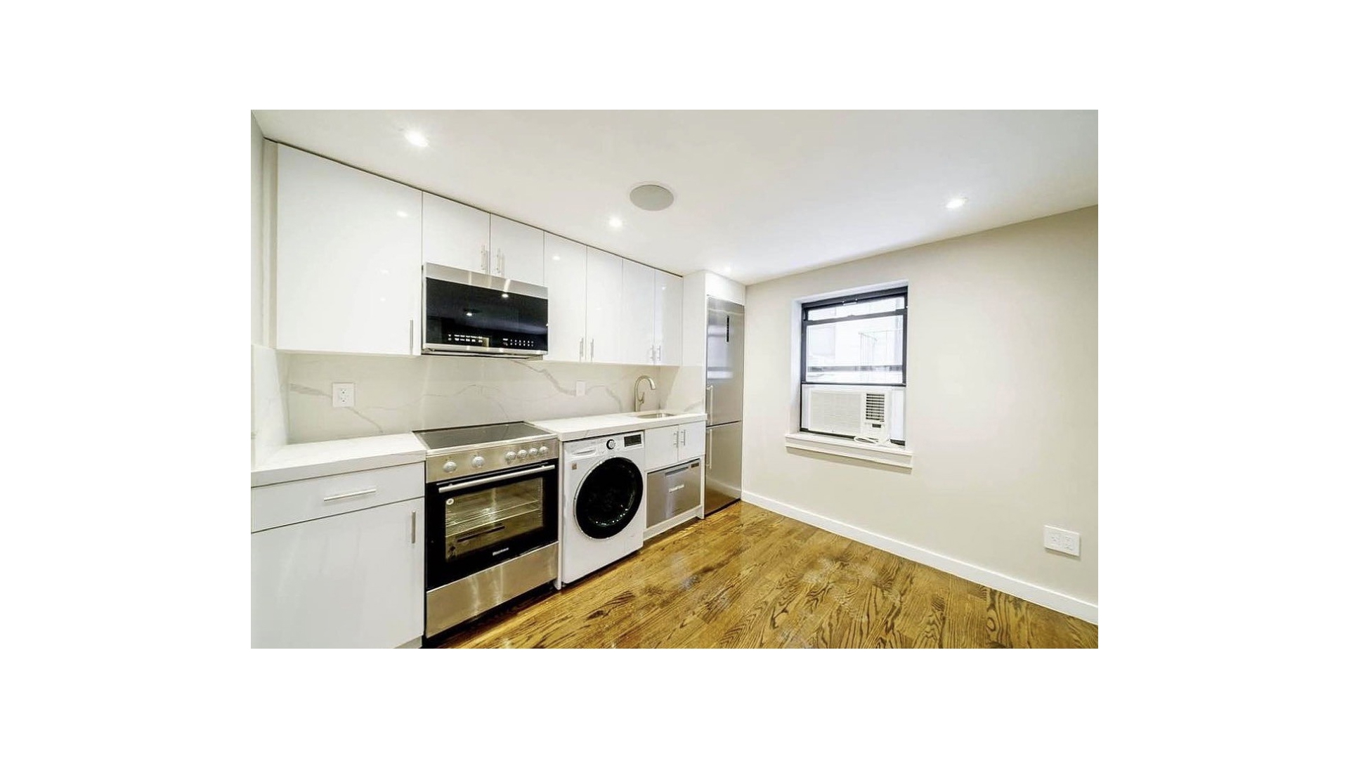 #1 photo, New York City, מנהטן East Village , NY 10009