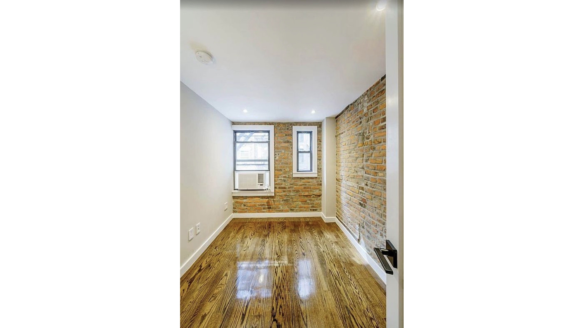 #2 photo, New York City, מנהטן East Village , NY 10009