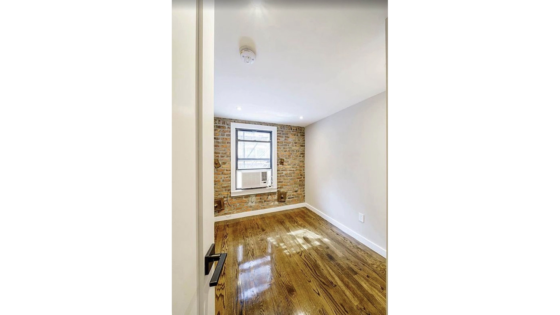 #6 photo, New York City, מנהטן East Village , NY 10009