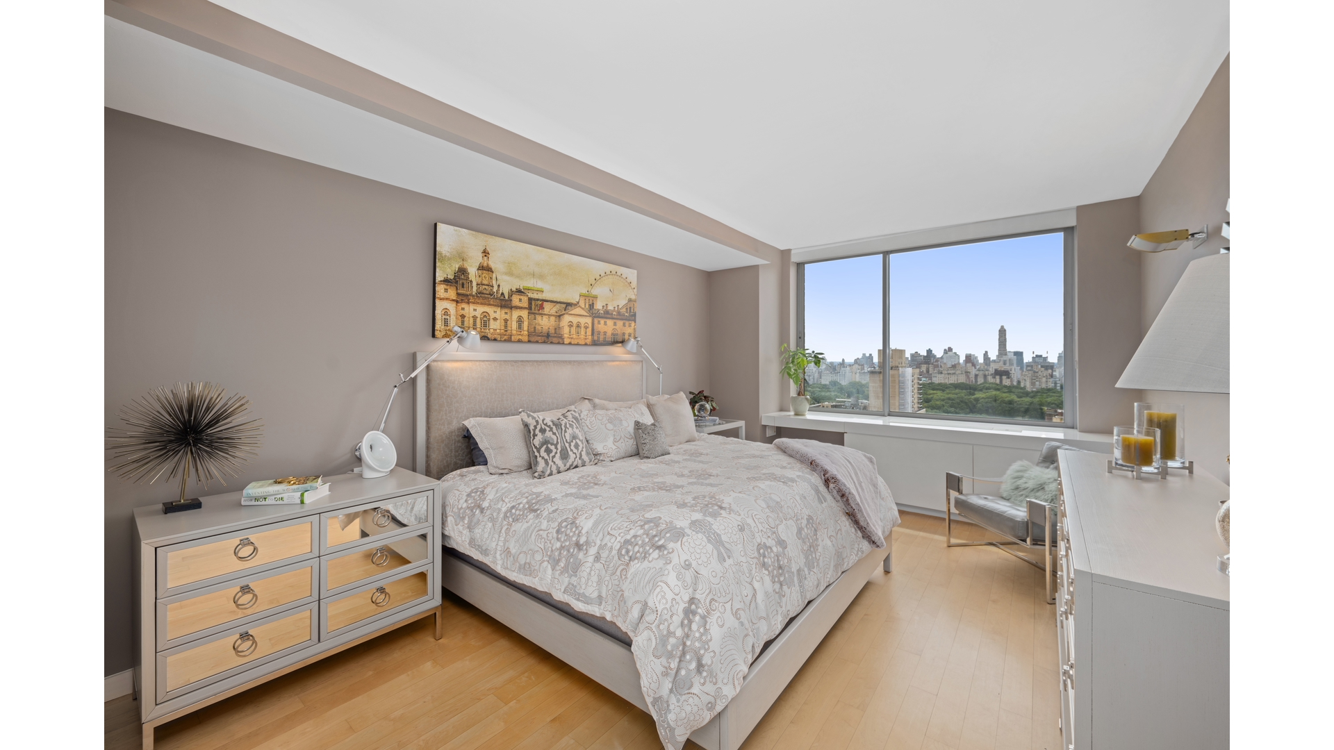 #4 photo, 111 W 67TH Street, Lincoln Square , NY 10023