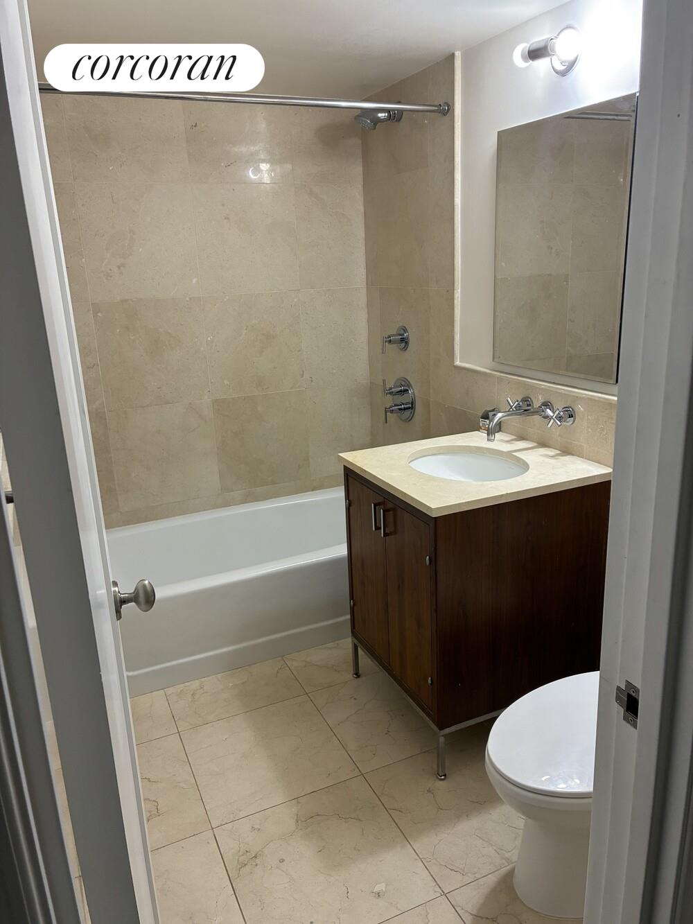 #4 photo, 200 E 66TH Street, ম্যানহাটন Lenox Hill , NY 10065