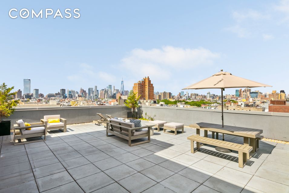 #13 photo, 189 Ave C, East Village , NY 10009