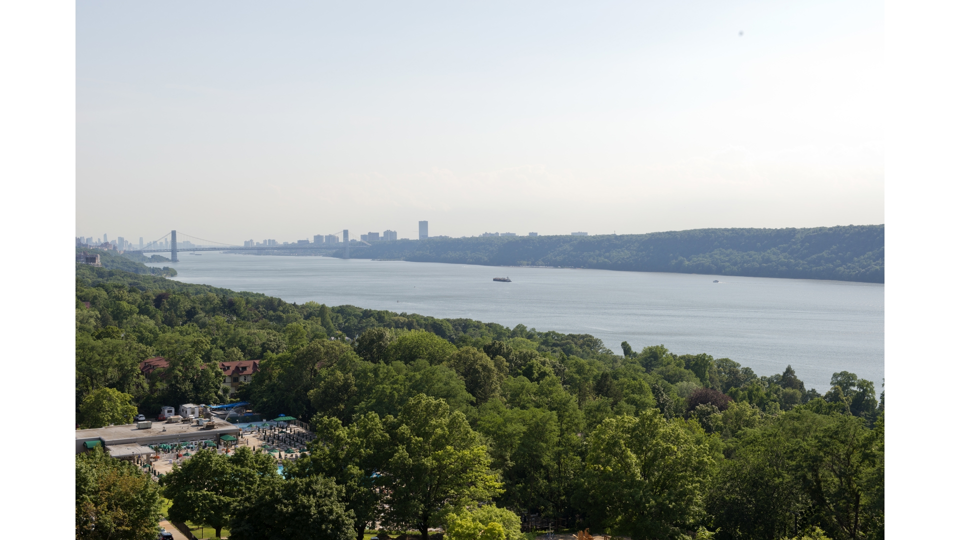 #3 photo, 5900 ARLINGTON Avenue, Бронкс ‖ North Riverdale , NY 10471