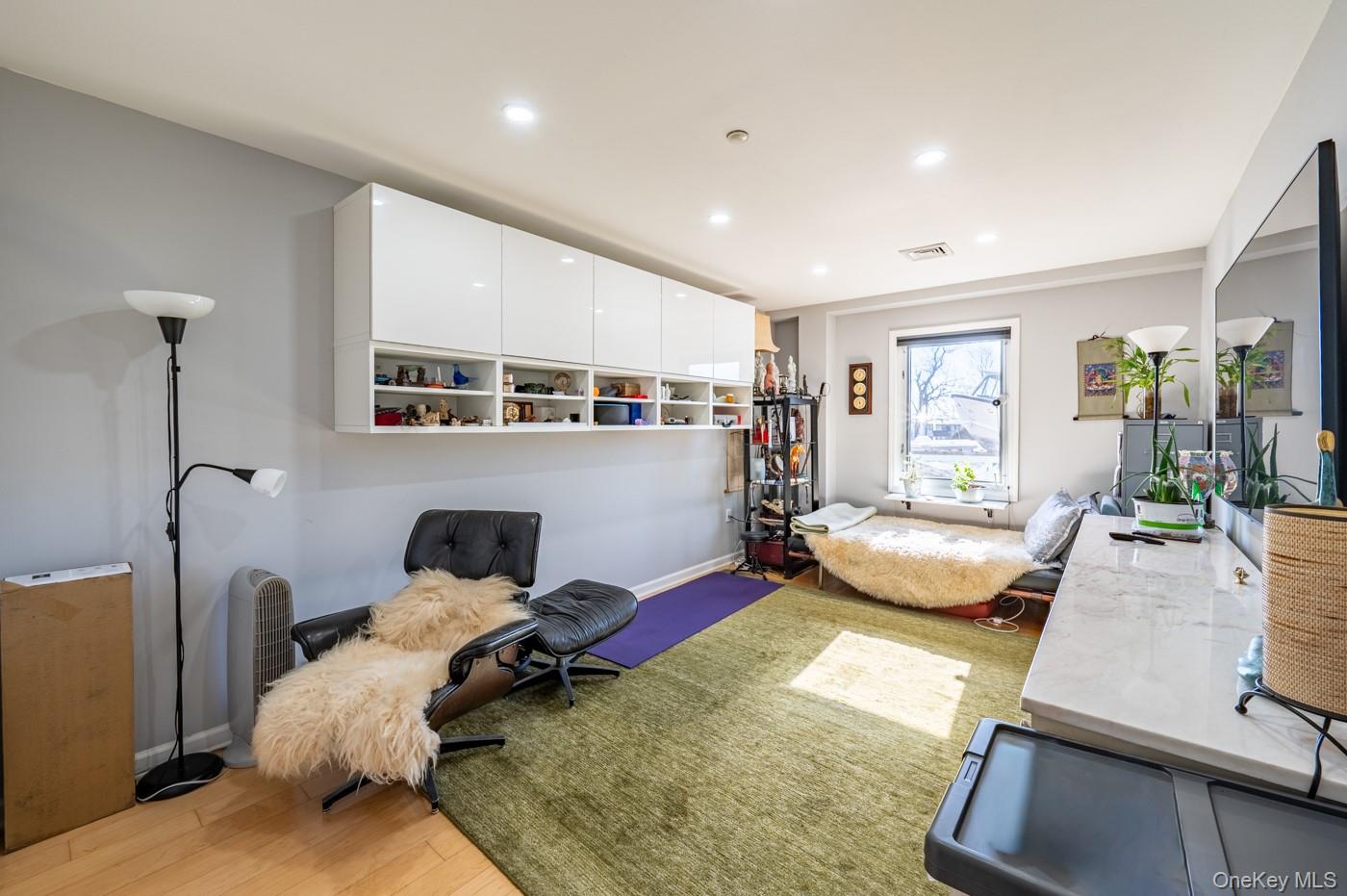 #12 photo, 1490 Outlook Avenue, Bronx , NY 10465