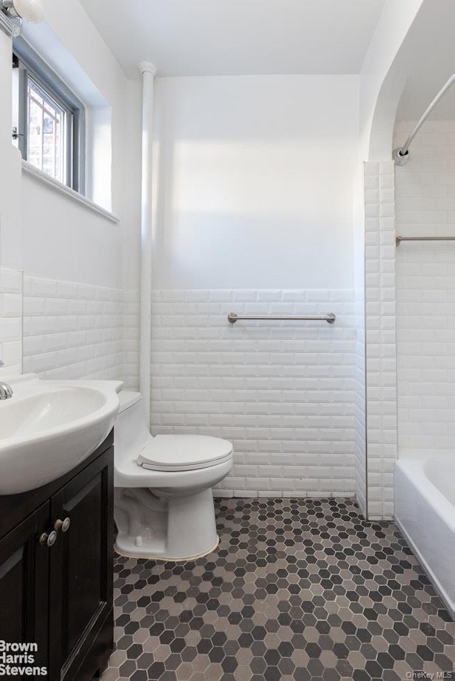 #16 photo, 4445 Post Road, Бронкс ‖ Bronx , NY 10471