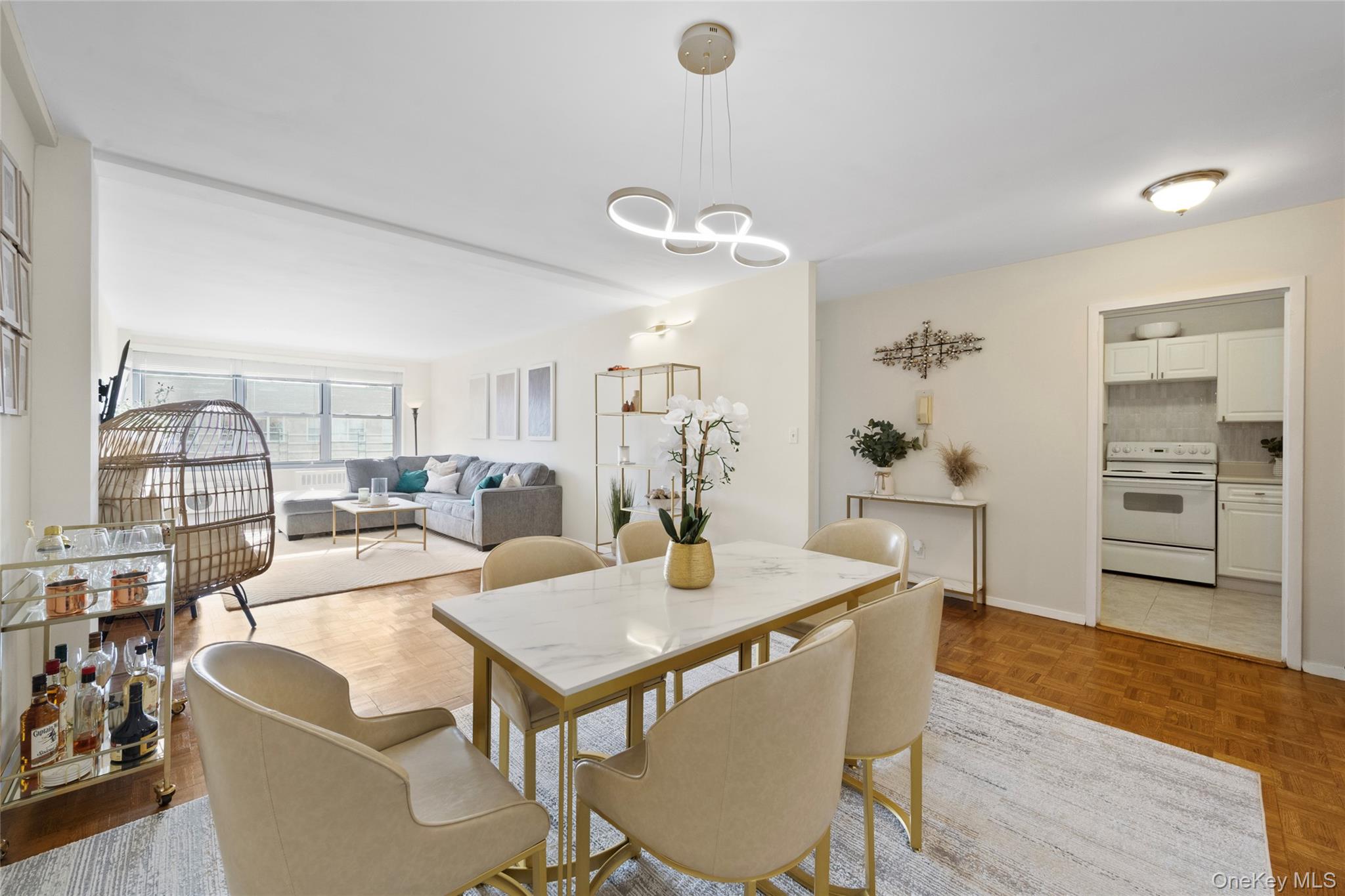 #2 photo, 56 Doyer Avenue, 뉴욕주 White Plains , NY 10605