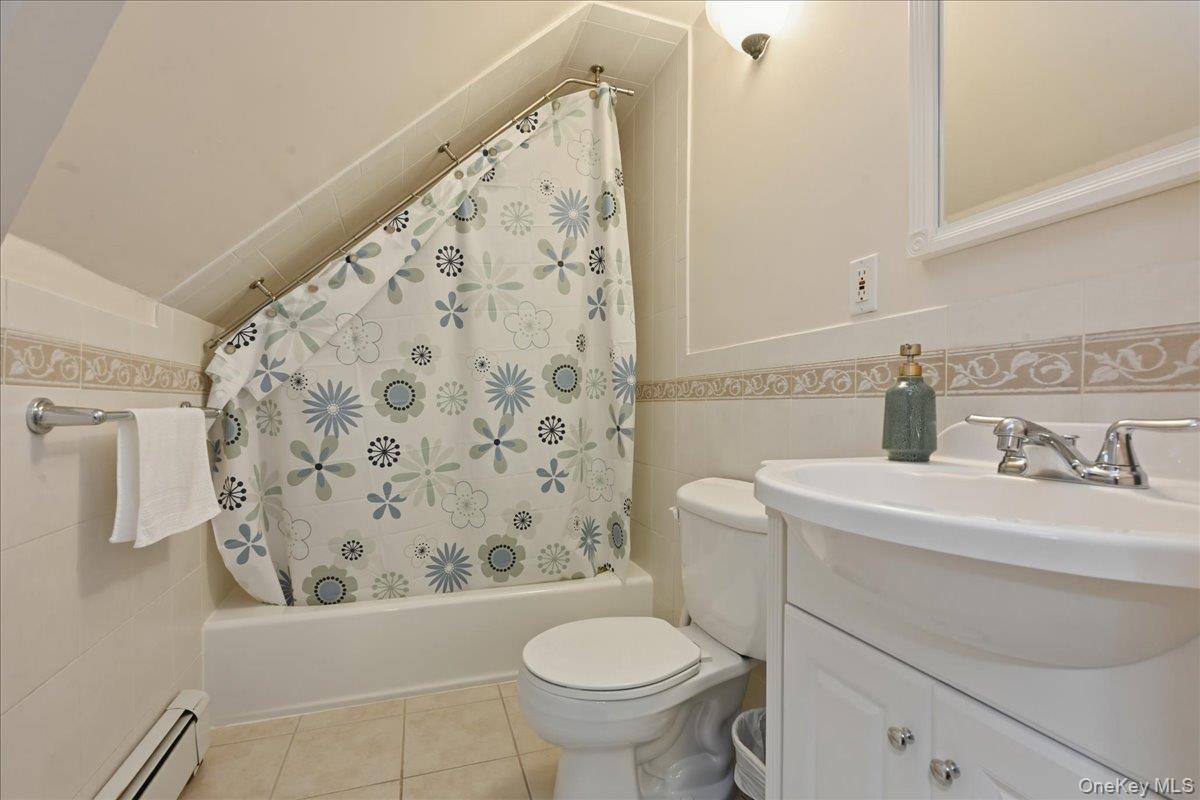 #20 photo, 25 Gleaner Lane, 롱 아일랜드 Levittown , NY 11756