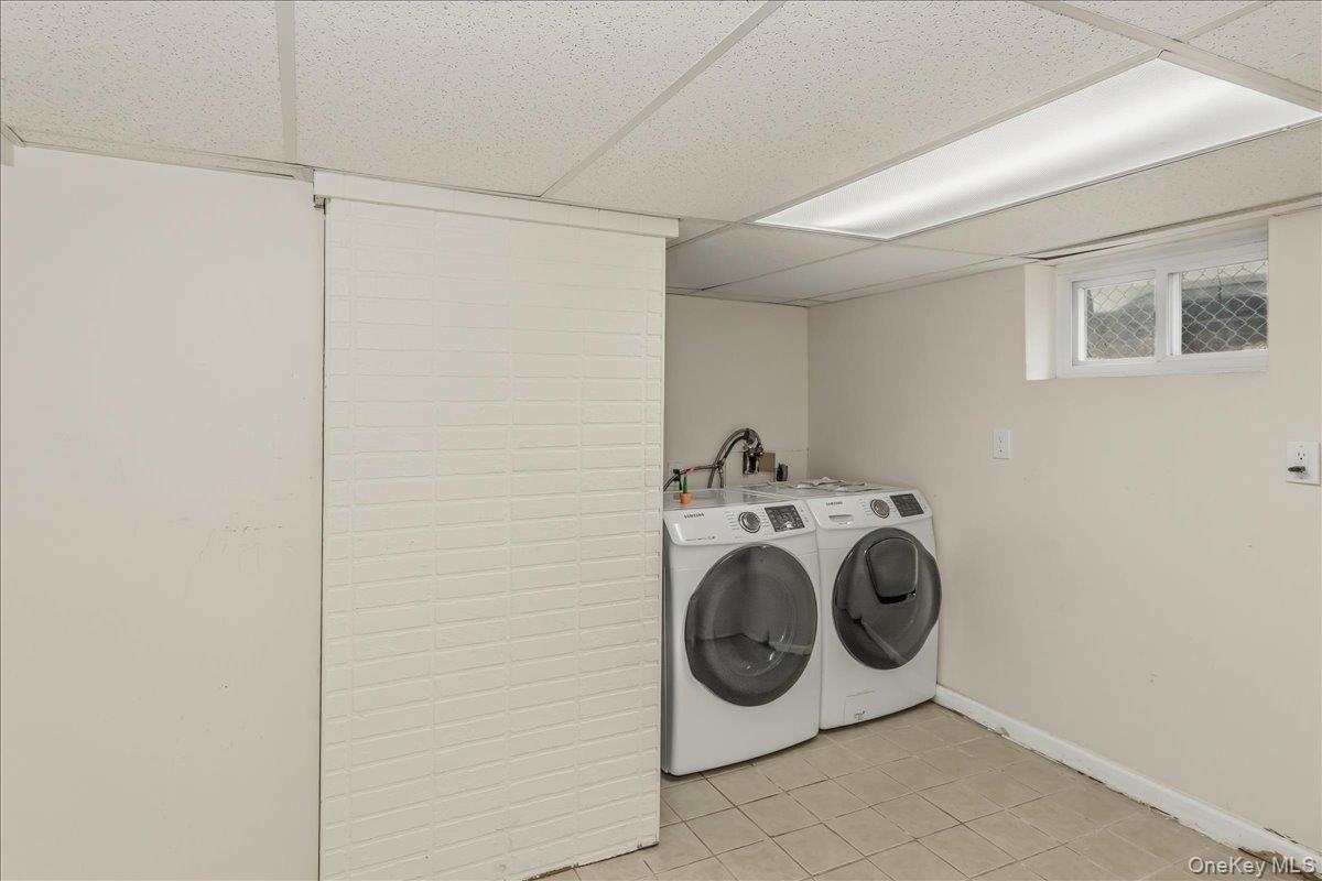 #16 photo, 505 N 1st Street, מחוז נסאו New Hyde Park , NY 11040