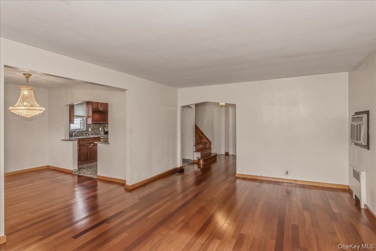 #4 photo, 505 N 1st Street, מחוז נסאו New Hyde Park , NY 11040