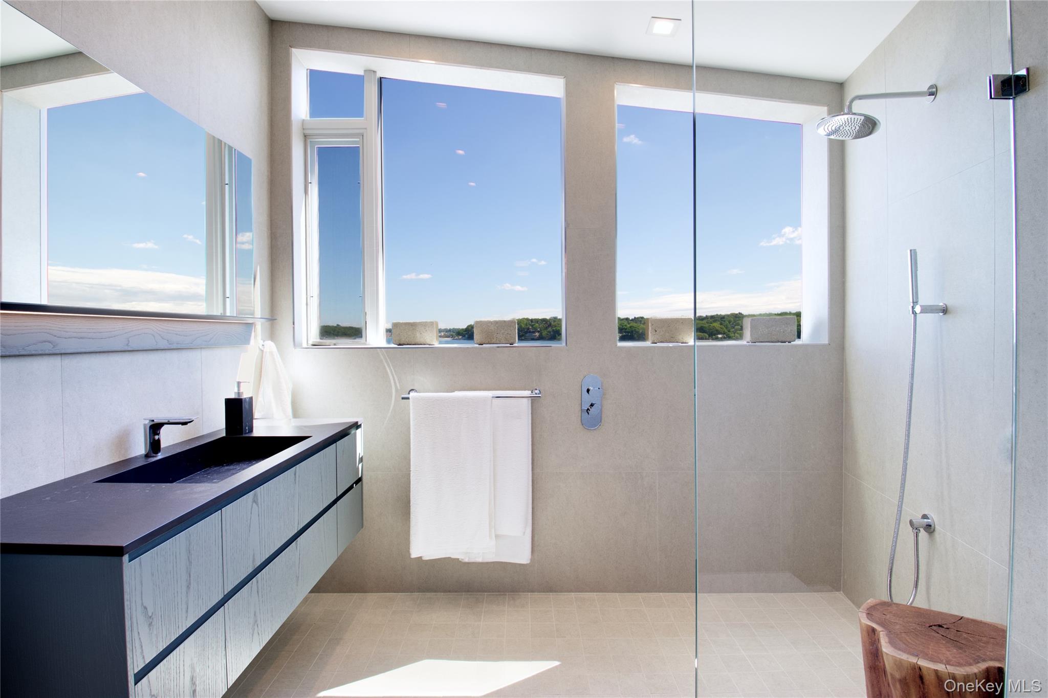 #13 photo, 75-34 West Shore Road, 롱 아일랜드 Port Washington , NY 11050