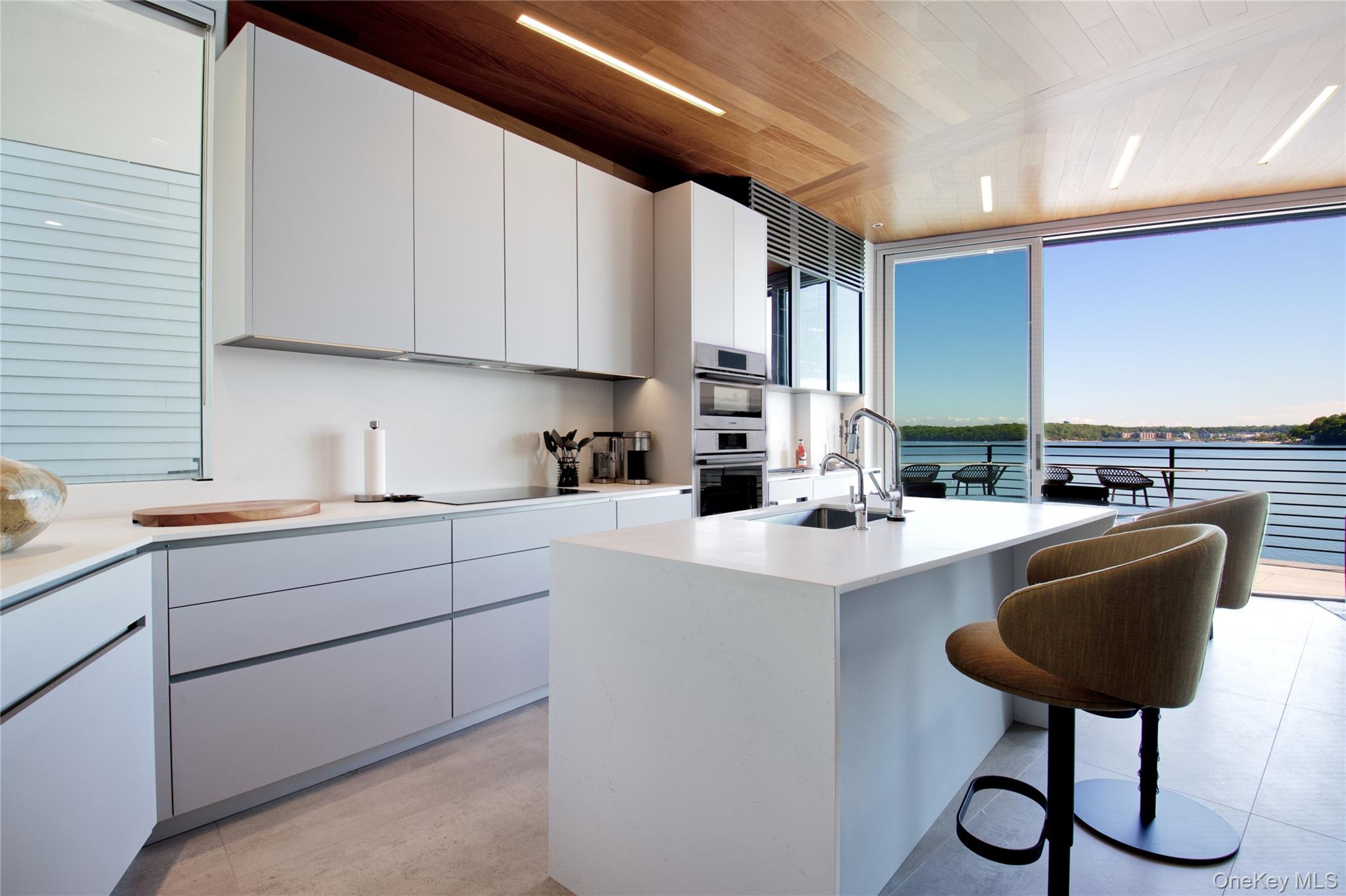 #5 photo, 75-34 West Shore Road, 롱 아일랜드 Port Washington , NY 11050