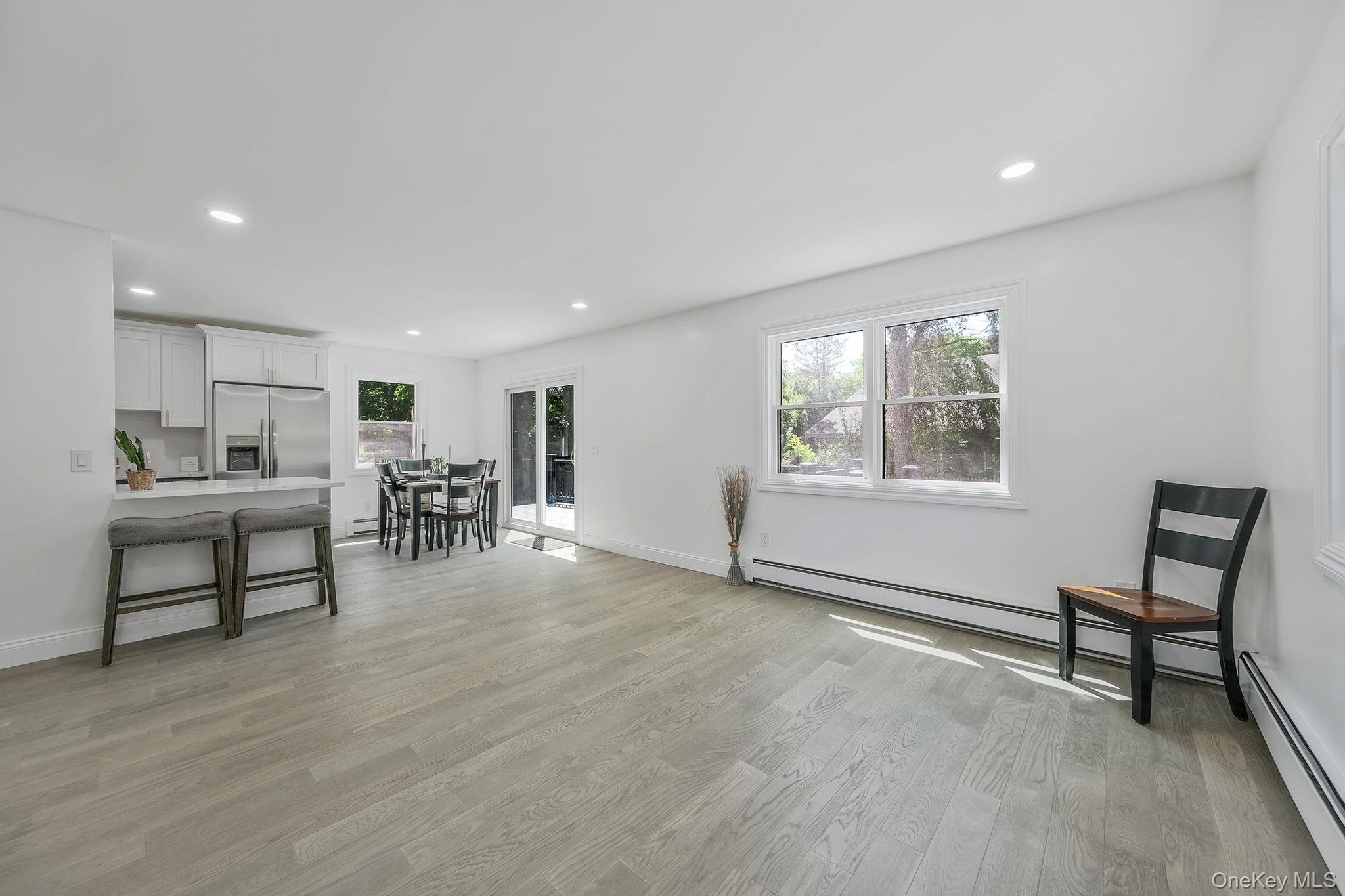 #11 photo, 38 Columbia Avenue, सफ़ोक काउंटी Westhampton , NY 11977