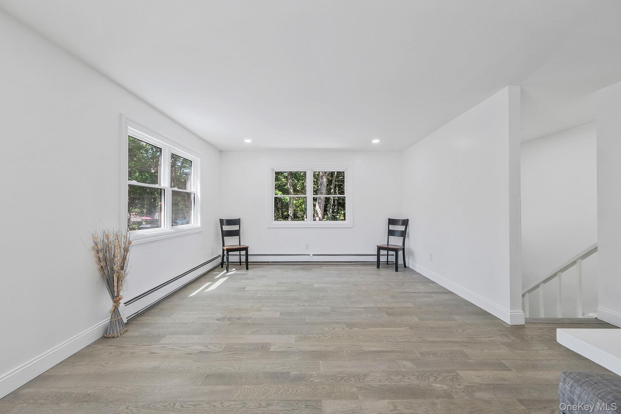 #12 photo, 38 Columbia Avenue, सफ़ोक काउंटी Westhampton , NY 11977