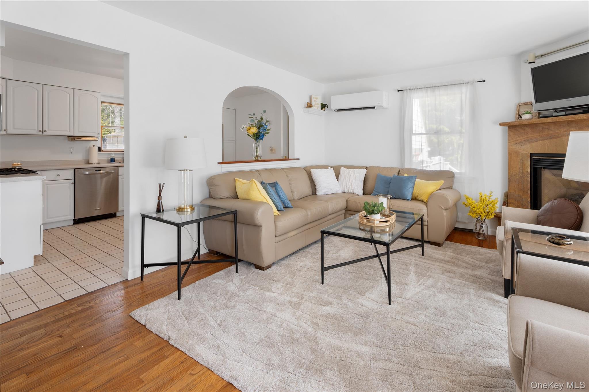 #6 photo, 27 Summit Boulevard, سوفولك Westhampton , NY 11977