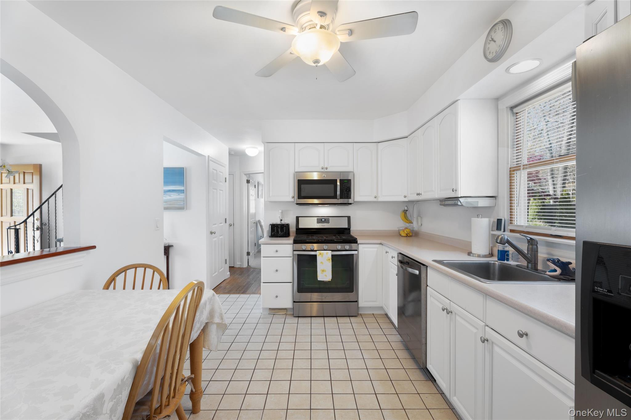 #7 photo, 27 Summit Boulevard, سوفولك Westhampton , NY 11977