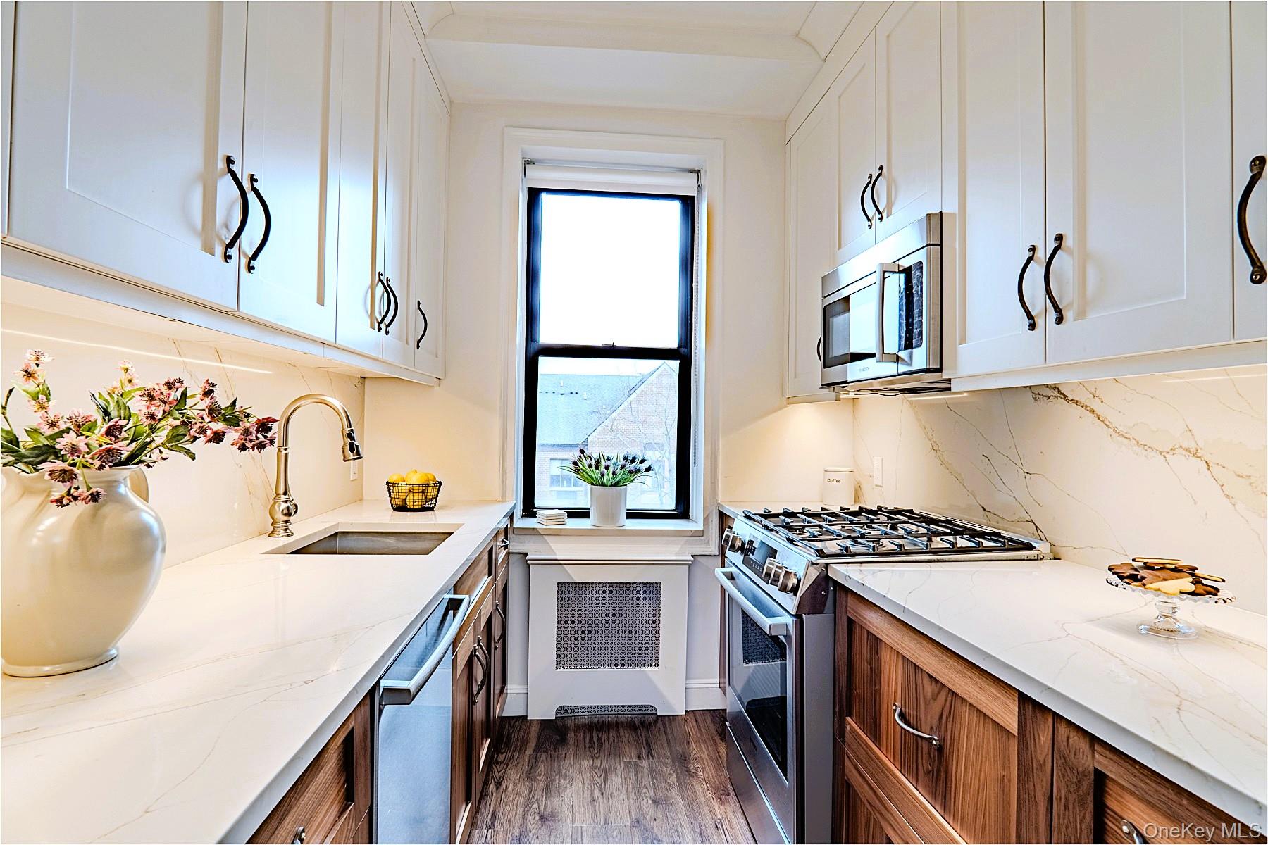 #14 photo, 21 Barstow Road, नासाउ काउंटी Great Neck , NY 11021