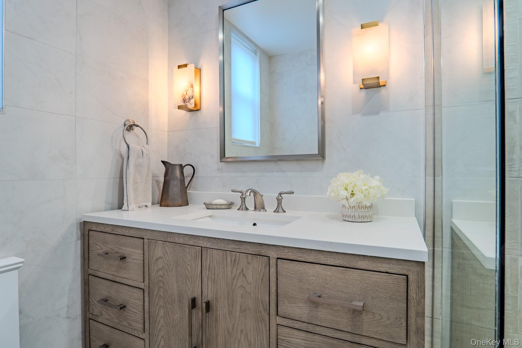 #19 photo, 21 Barstow Road, नासाउ काउंटी Great Neck , NY 11021